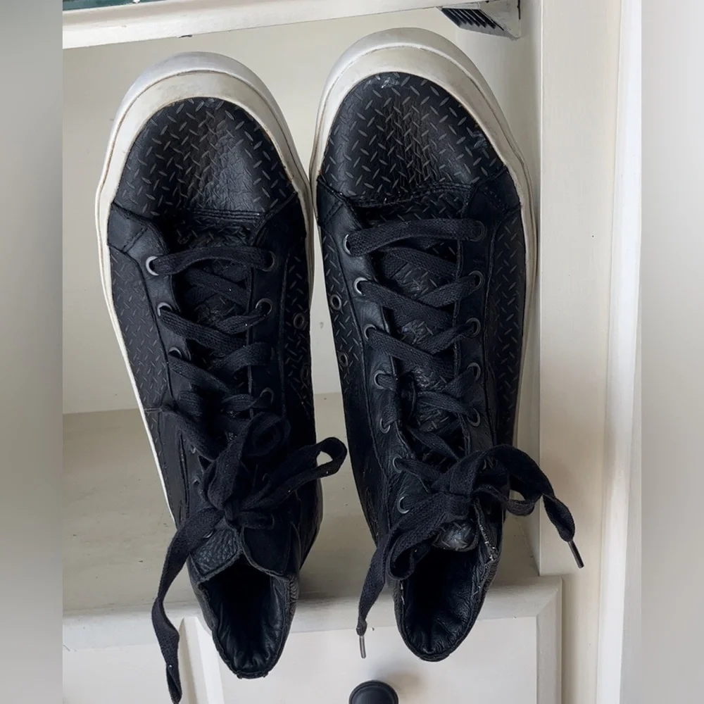 Diesel Men’s S-kwaartzz Leather Sneakers Size 10